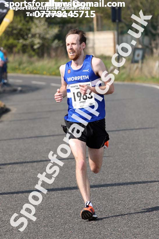 North Tyneside 10k Road Race, Whitley Bay. Photo:  David T. Hewitson/Sports for All Pics